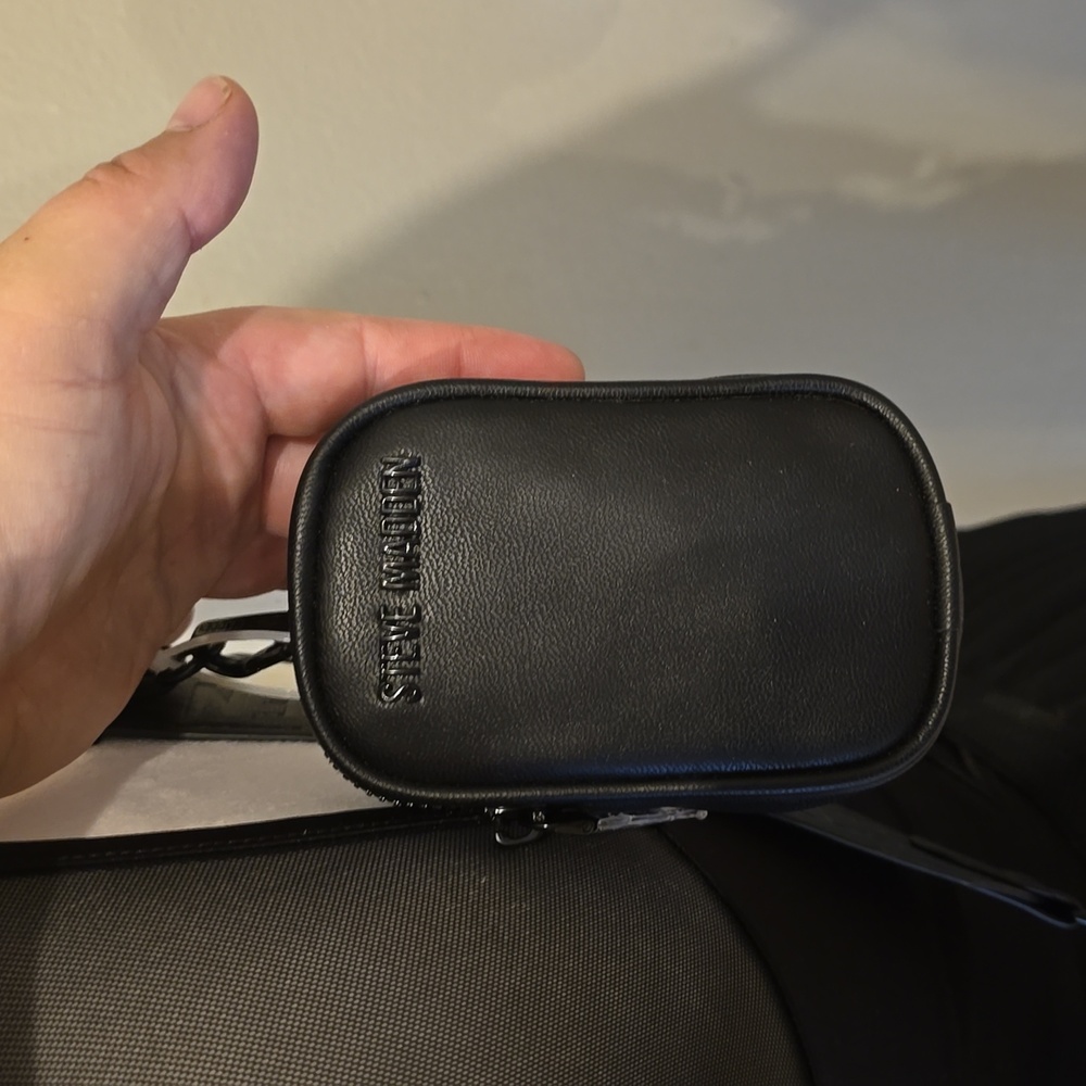 Steve Madden Black Pebbled Leather Crossbody Bag with Strap Pouch - Picture 10 of 10